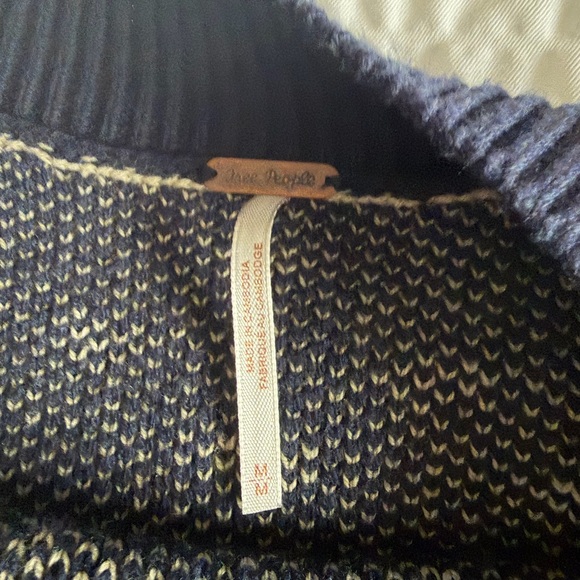 Free People Easy Street Cropped Sweater NWT Navy Combo Medium - Picture 2 of 4